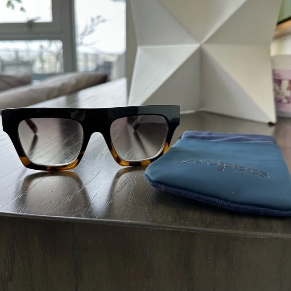 Le Specs sunnies - Picture 1 of 4